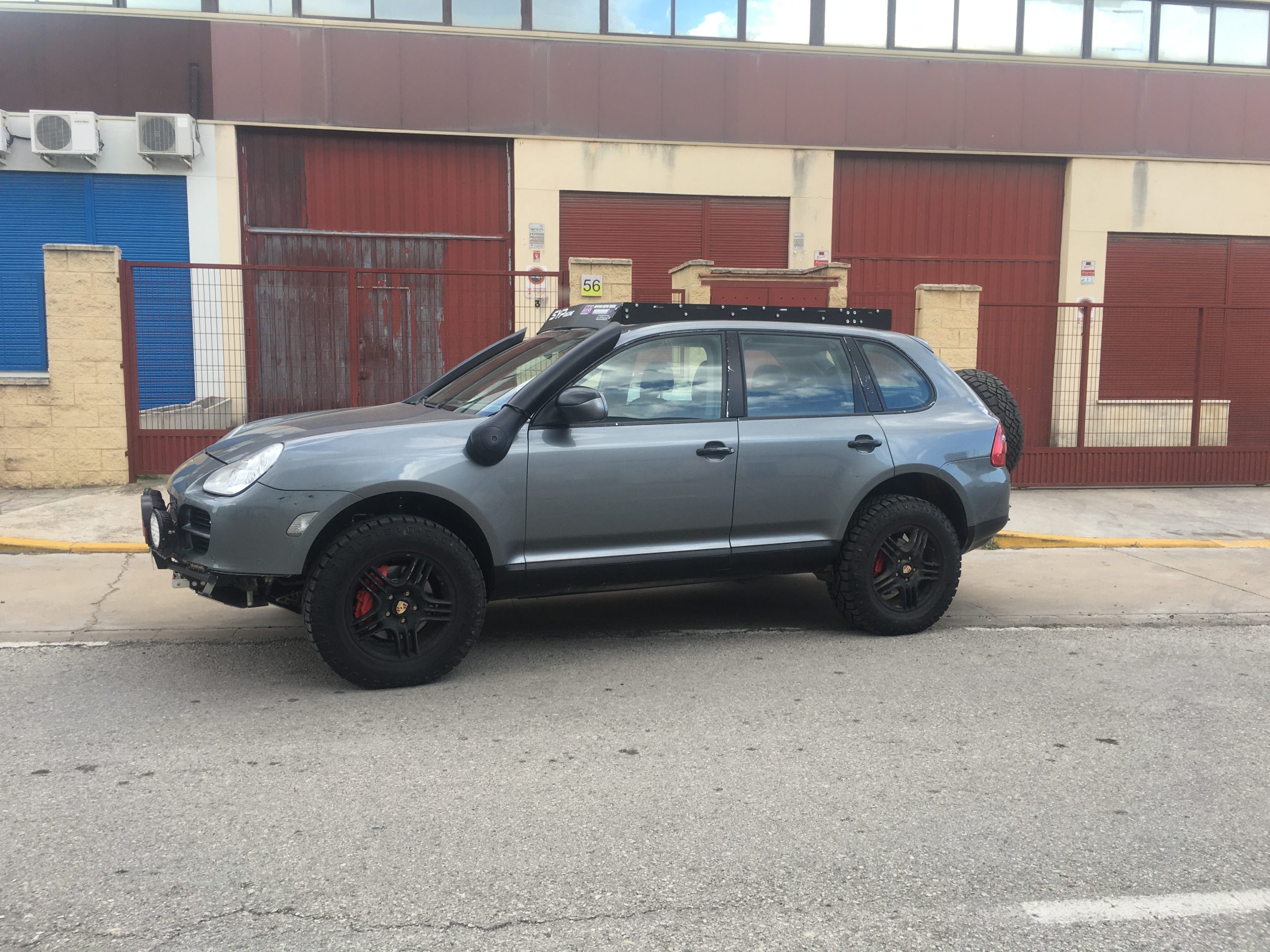 Baca Porsche cayenne